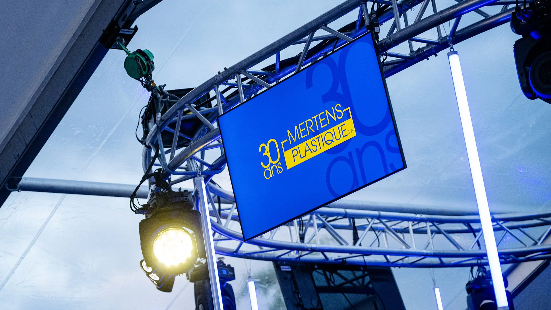 Projet 30 ans Mertens Plastique - Célébration anniversaire avec supports print, digital et motion design